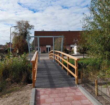 Nieuwe toegangsbrug naar KDO in gebruik genomen